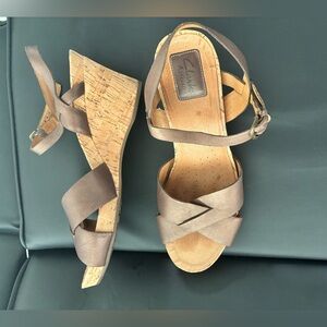 Clarks Artisan Bronze brown leather cross strap cork sandals women’s size 10